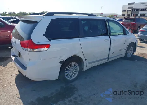 2013 Toyota Sienna Xle V6 8 Passenger from USA, damaged, VIN 5TDYK3DC6DS398384